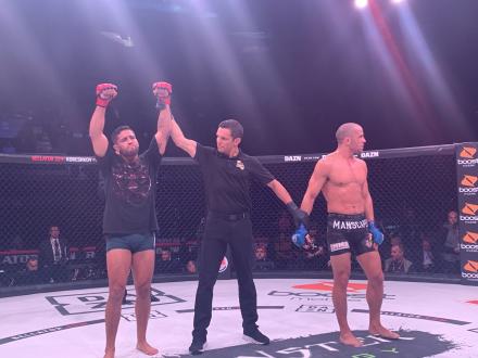 Josh Jones defeats Dominic Clark via 1st round Guillotine