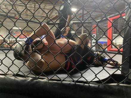 Carlos on his opponent's back