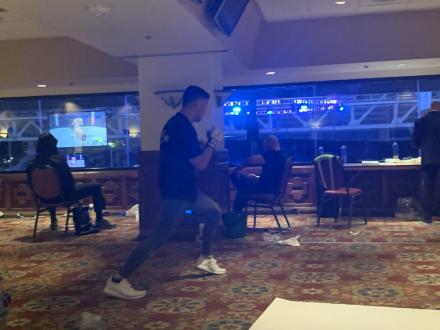 Albert Lee warming up