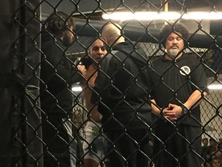 Dan Perez between rounds